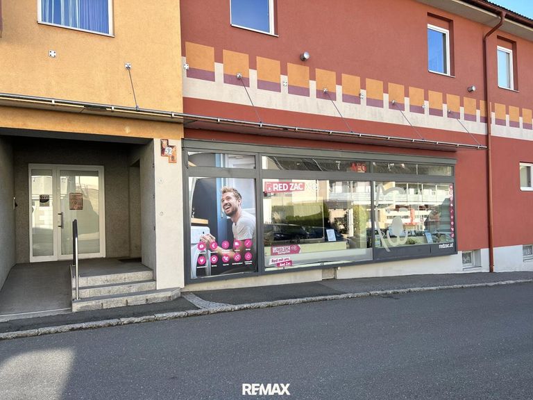 Eingangsbereich Wohnhaus & Geschäftslokal