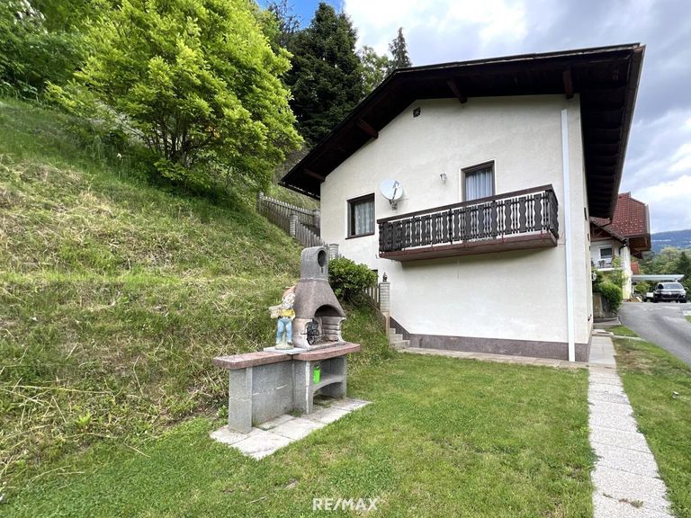 Haus samt Garten und Balkon