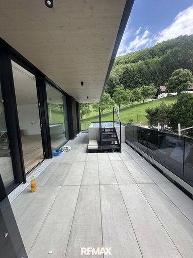 Terrasse mit Pool
