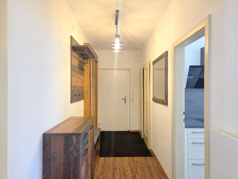 großzügige Garderobe