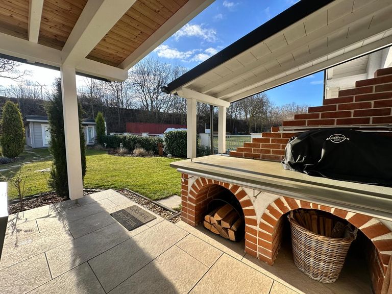 Terrasse mit Grillplatz