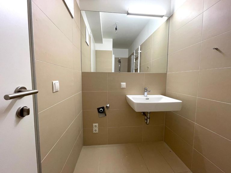 Badezimmer mit Dusche