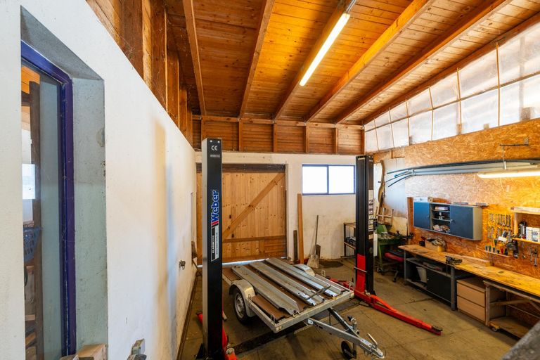 Garage mit Hebebühne