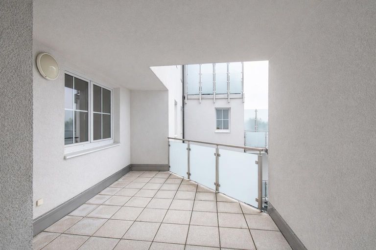 Loggia Iststand