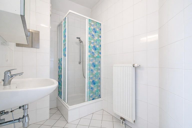 Badezimmer 1. OG Iststand
