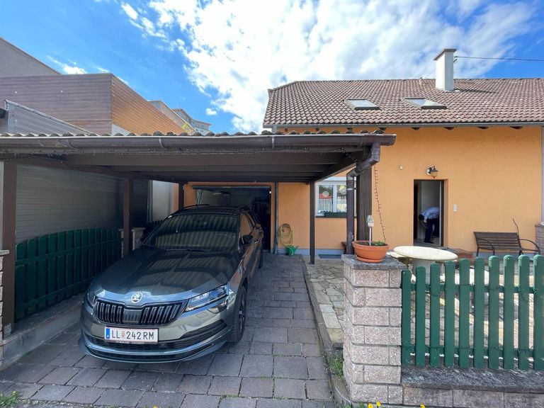 Carport mit Abstellplatz