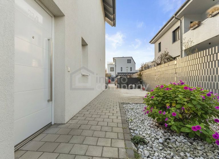 Eingangsbereich_KI bearbeitet